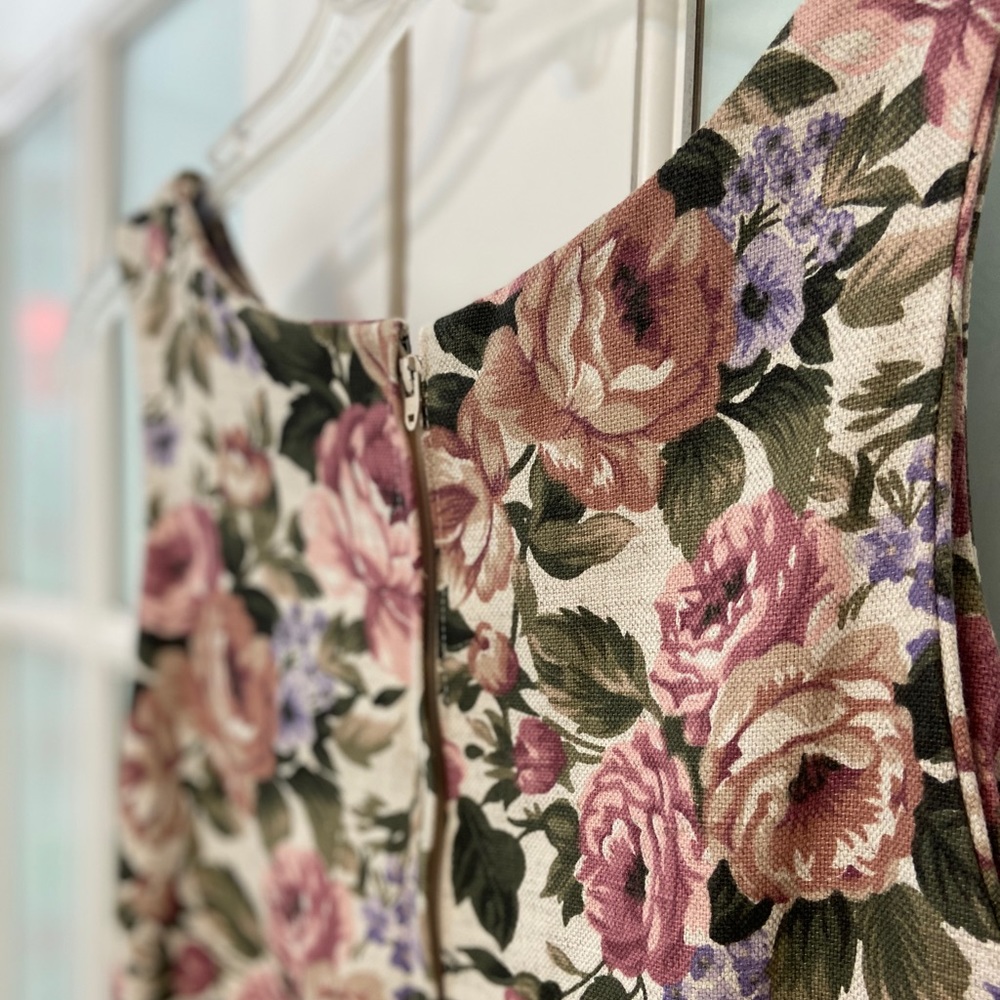 Vintage Slim Cut Floral Dress - Picture 7 of 9